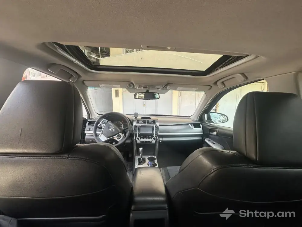 Toyota Camry 2012 года в отличном состоянии 3