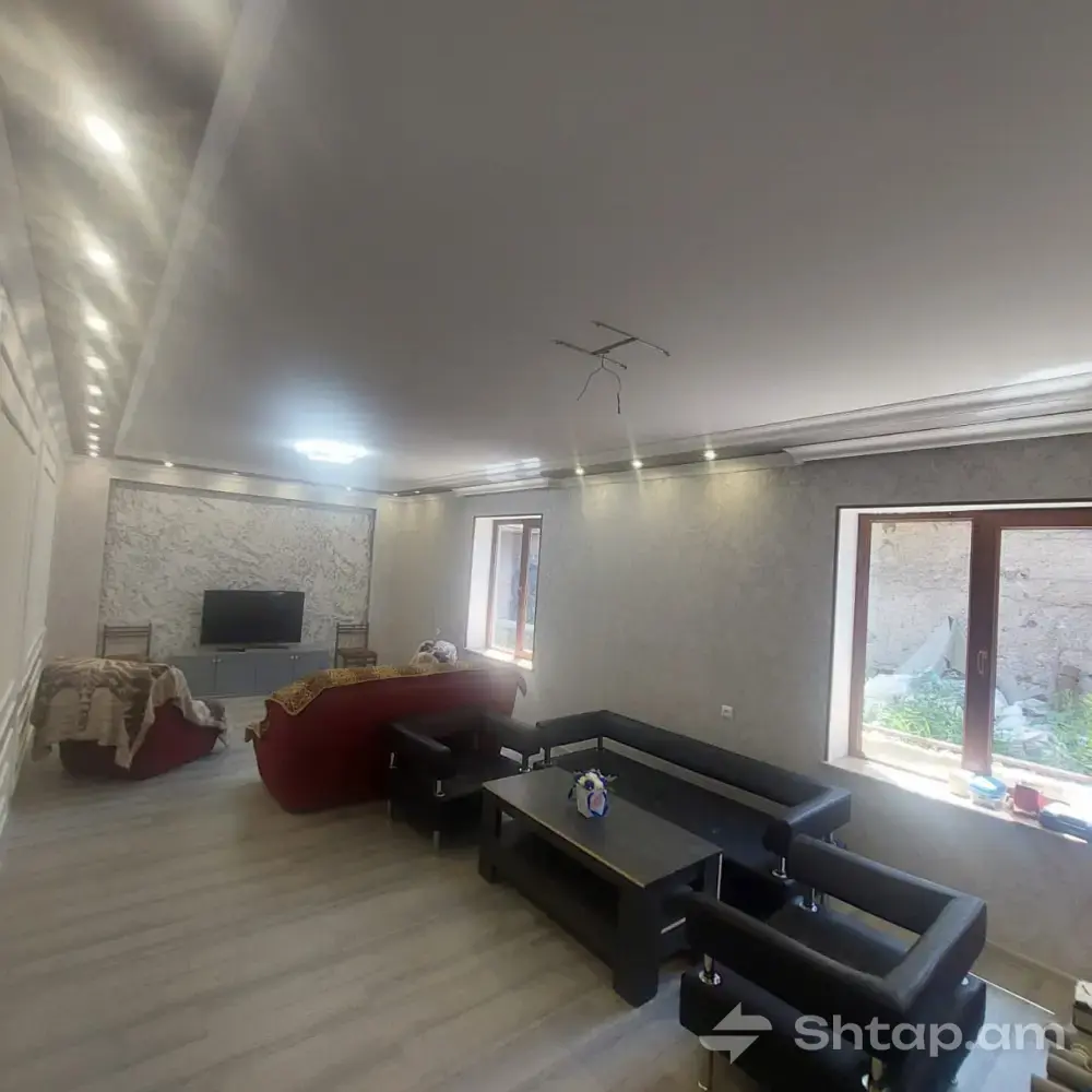 5-Room House in Avan 0