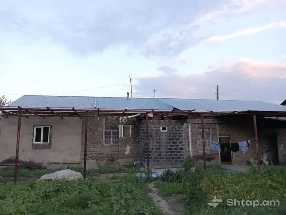Renovated Mansion with Shop Potential 3