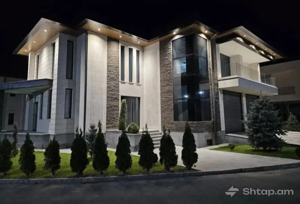 Exclusive Mansion in a Prestigious District 4