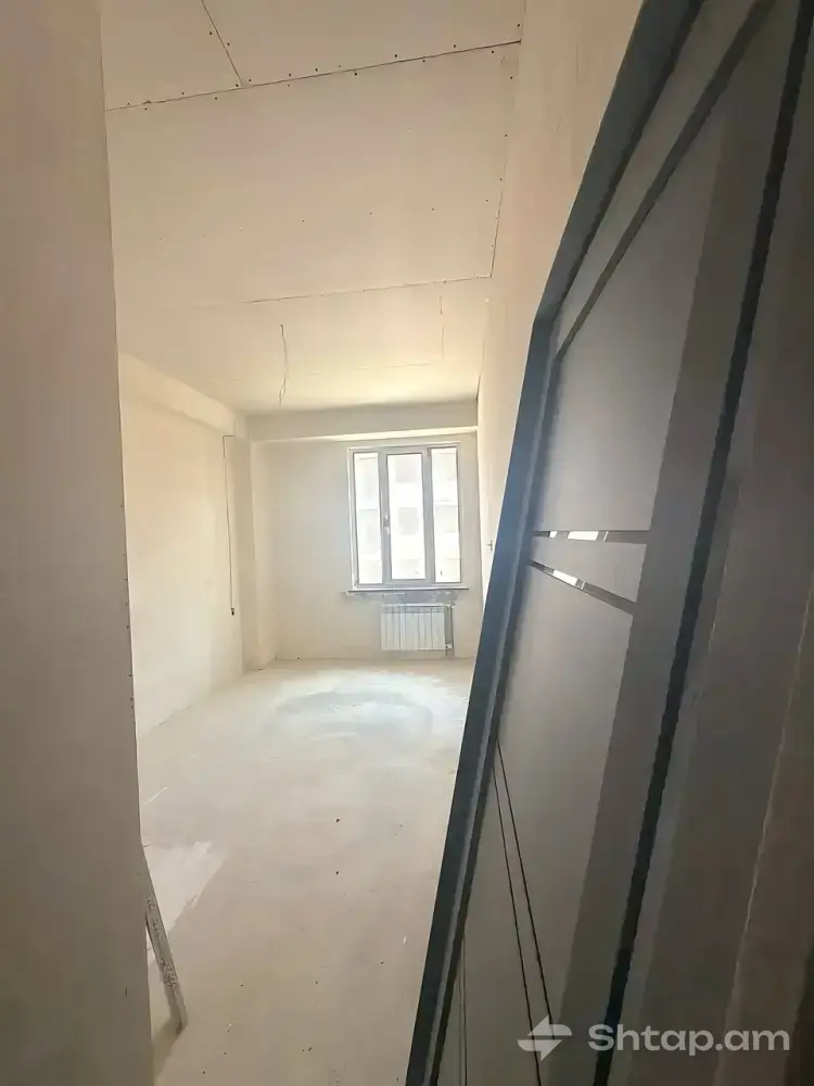 Продается квартира с открытым балконом 4