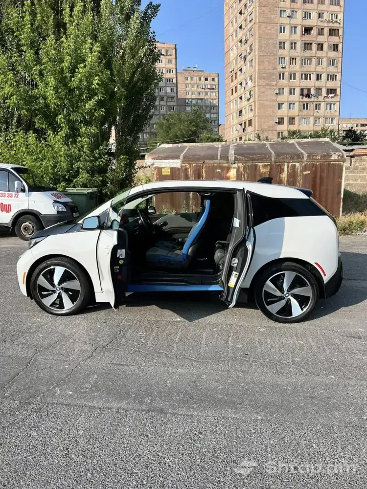 BMW i3՝ էլեկտրական և բենզինային շարժիչով 3