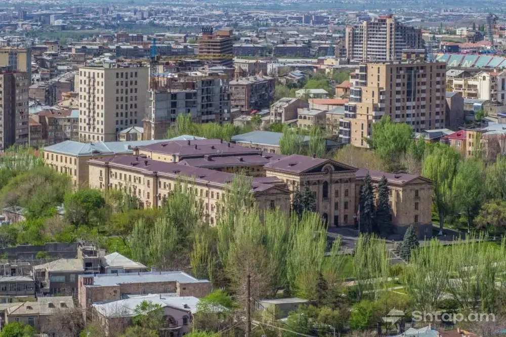 Apartment on Demirchyan Street 0