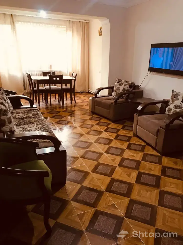 Բնակարան Գյումրիում՝ 3 սենյակ, 70 ք/մ 2