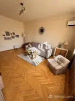 Cozy and Modern Apartment in the Center image thumbnail 0