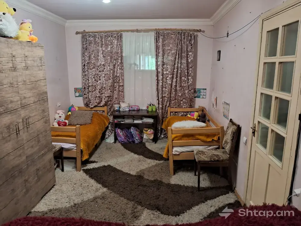 Urgent Sale: Apartment on Raynis Street 1