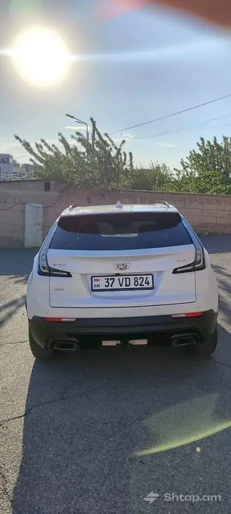 Impeccable 2019 Cadillac XT4 LUXURY 4x4 4