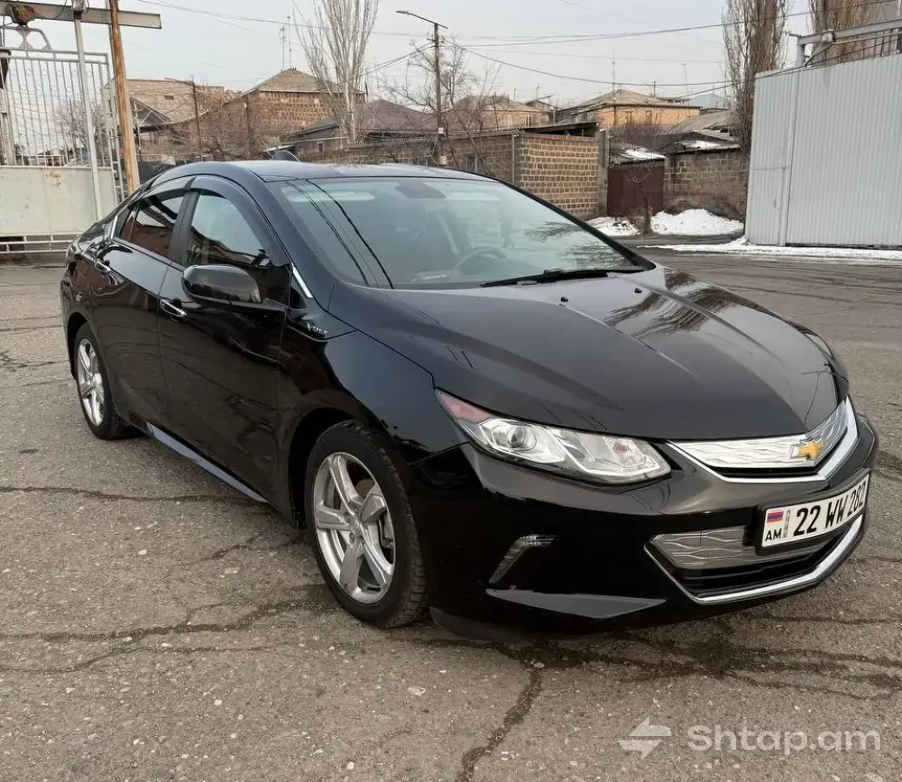 Chevrolet Volt 2 LT 2017 — Your Ideal Car 4
