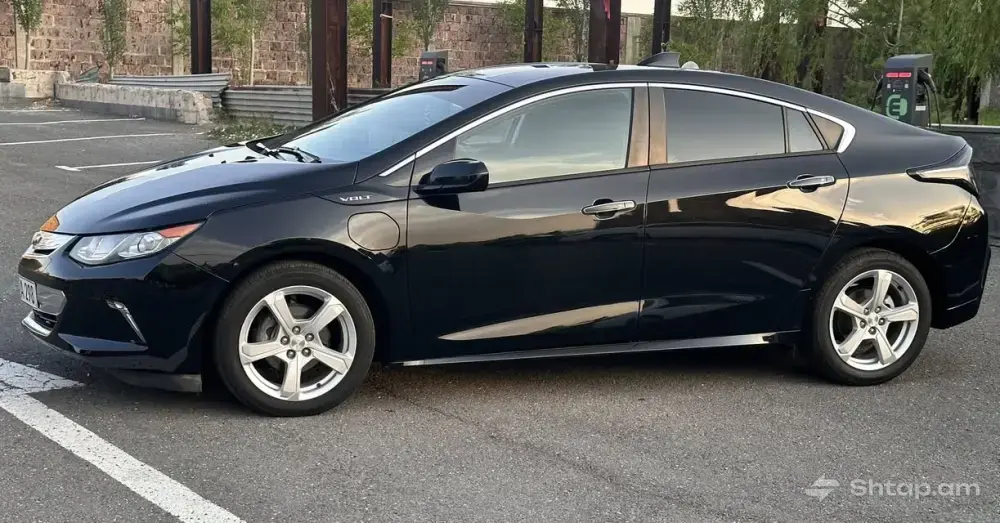 Chevrolet Volt 2 in Excellent Condition 1
