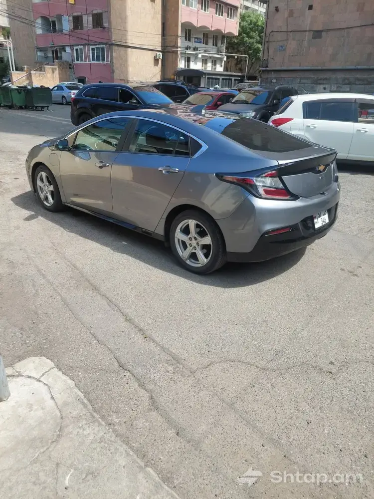 Chevrolet Volt հիբրիդային ավտոմեքենա՝ 18 թվի 0