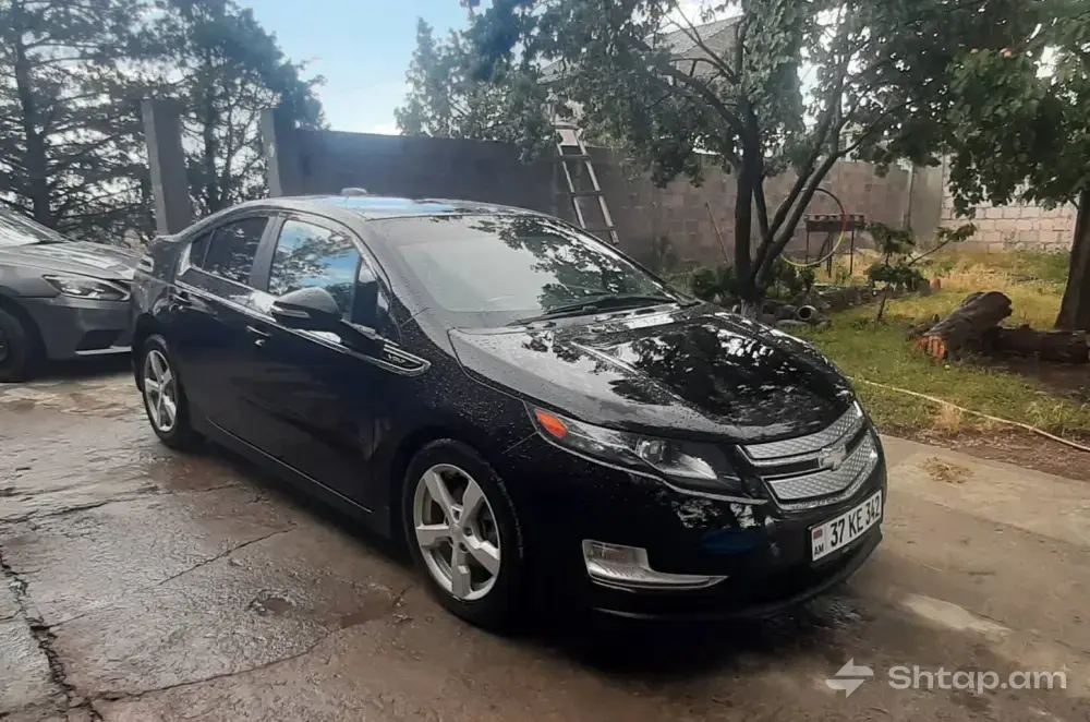 2015 Chevrolet Volt in Excellent Condition 0