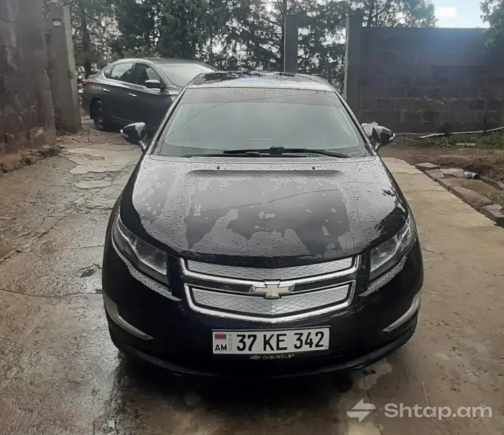 2015 Chevrolet Volt in Excellent Condition 2