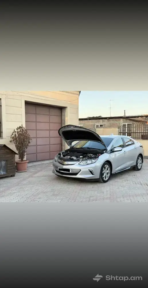 2016 Chevrolet Volt Premier in Excellent Condition 4