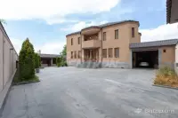 Новый трехэтажный дом в Аване image thumbnail 0