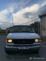 Ford Econoline 2005 Minibus in Good Condition image thumbnail 1