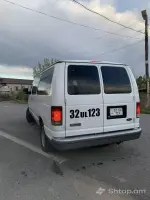 Ford Econoline 2005 Minibus in Good Condition image thumbnail 3