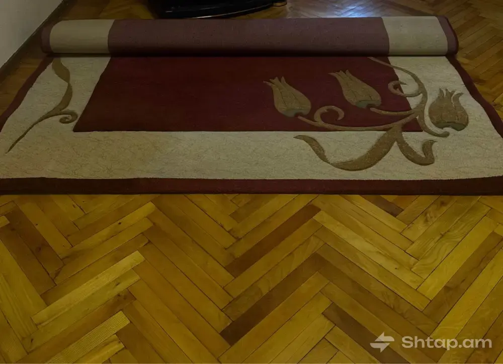Carpet with Floral Patterns 0