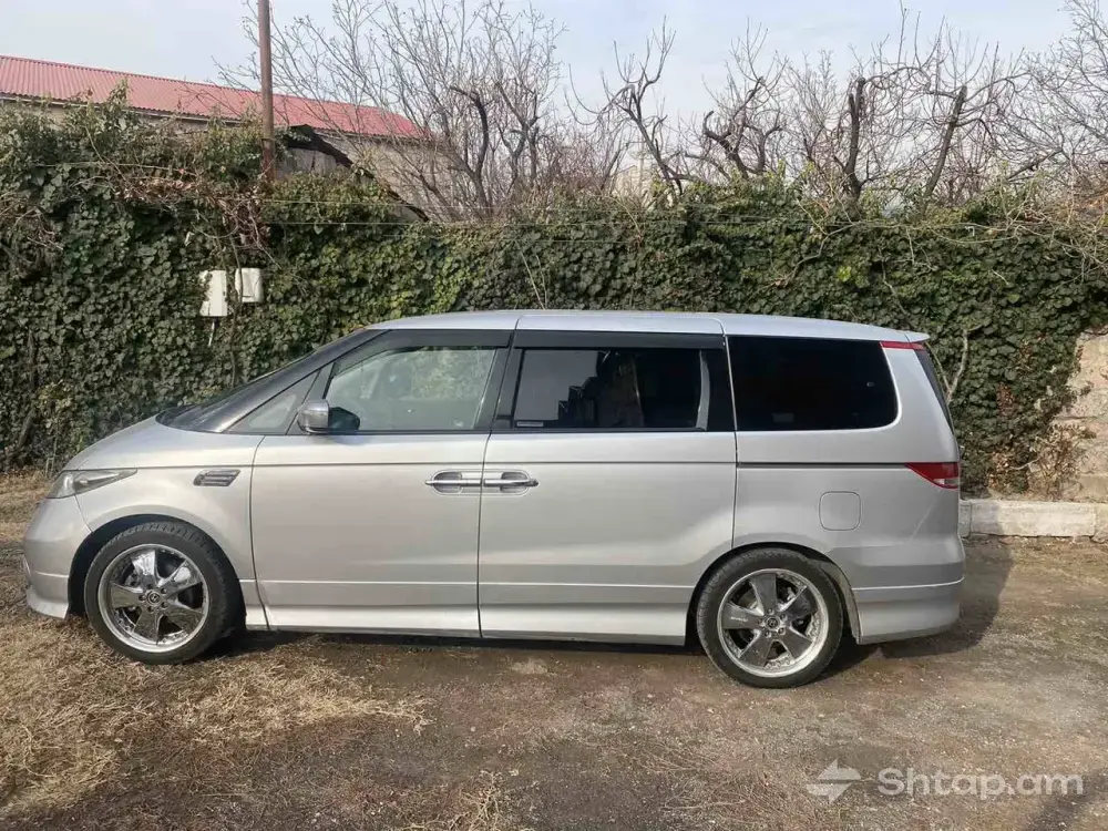 Продажа автомобиля 2006 года 2