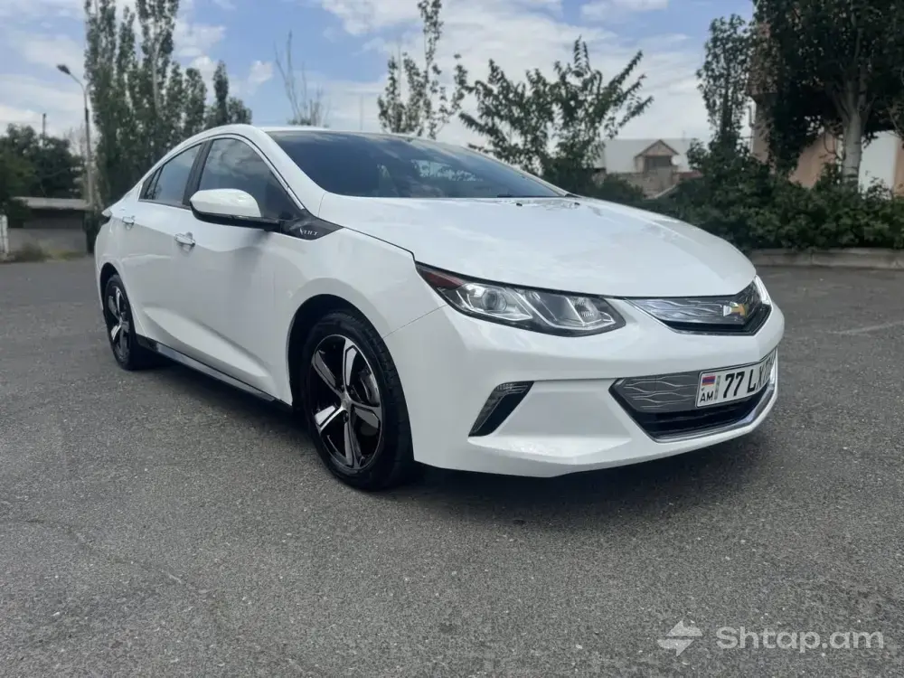 Отличный Chevrolet Volt 2017 года 2