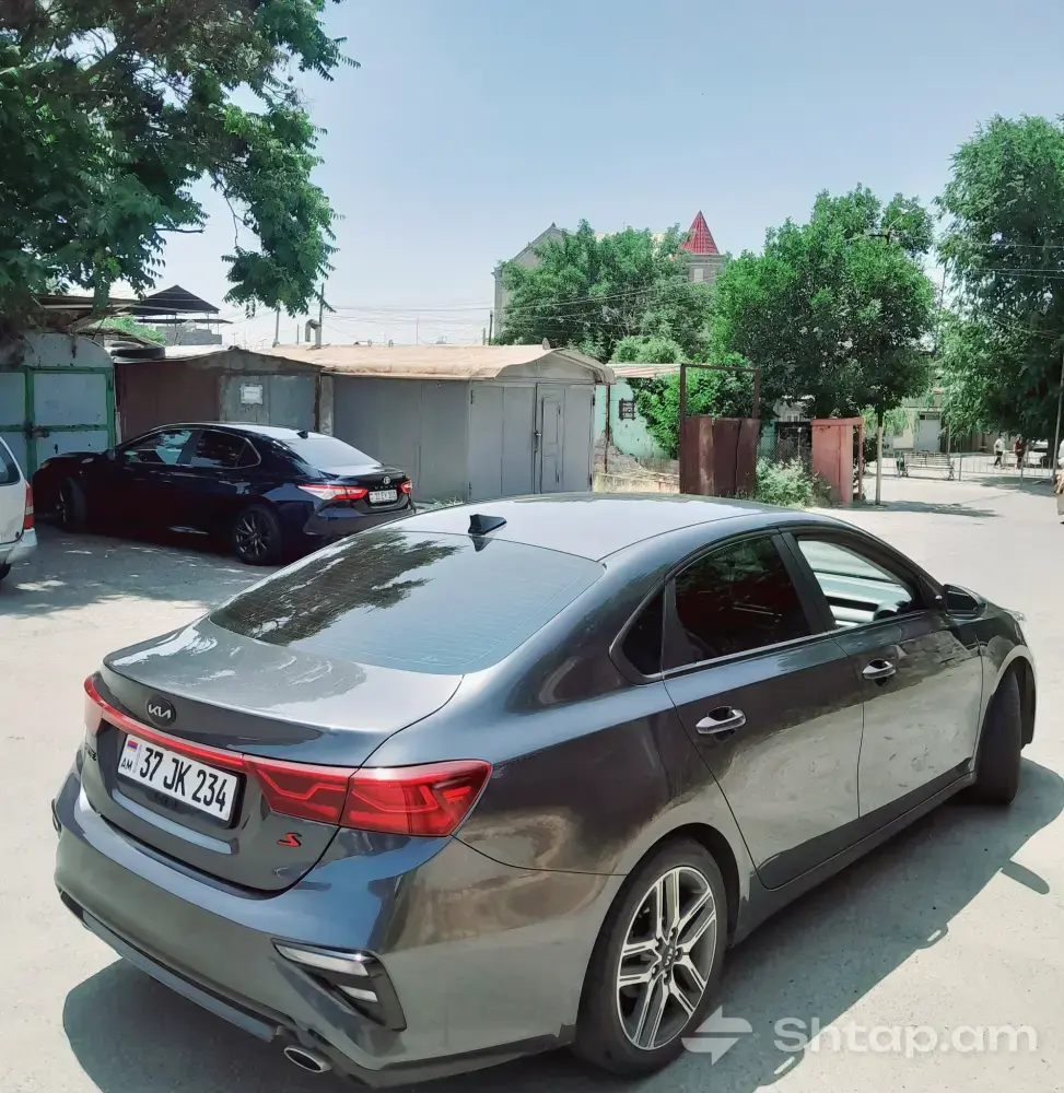 Приобретите Hyundai Elantra 2018 или KIA Forte S-Line 2019 3