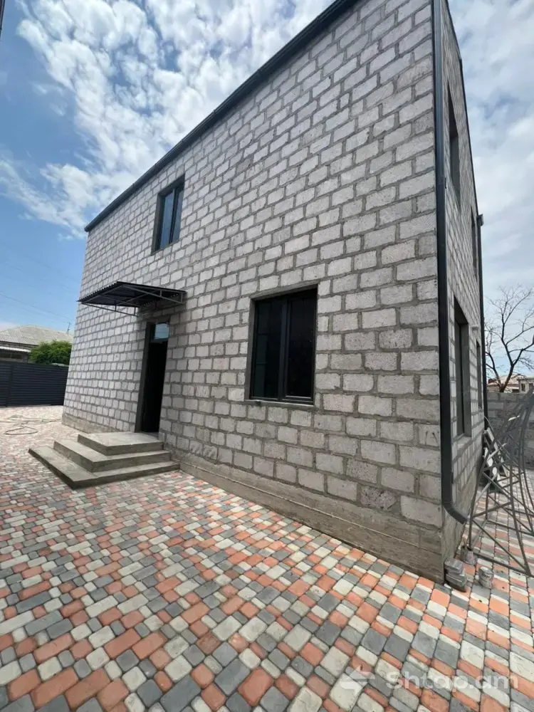 House with River View for Sale 1
