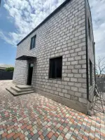 House with River View for Sale image thumbnail 1