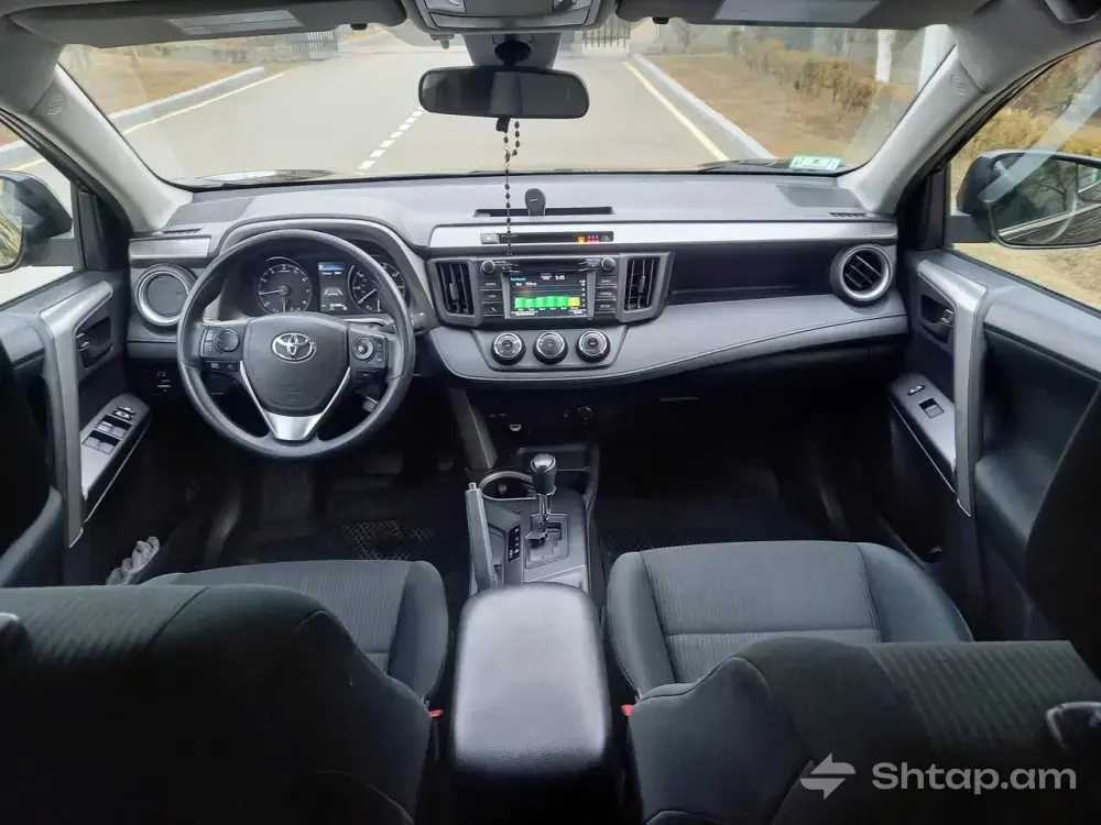 Excellent Condition 2017 Toyota RAV4 3