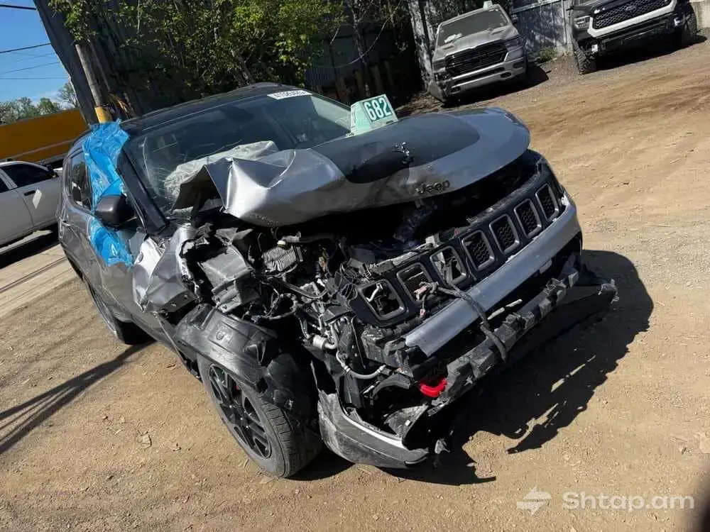 Buy 2019 JEEP COMPASS TRAILHAWK in Poti 3