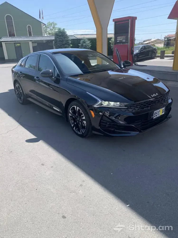 Գնել Kia K5՝ սև գույնով և առանց վթարների 1