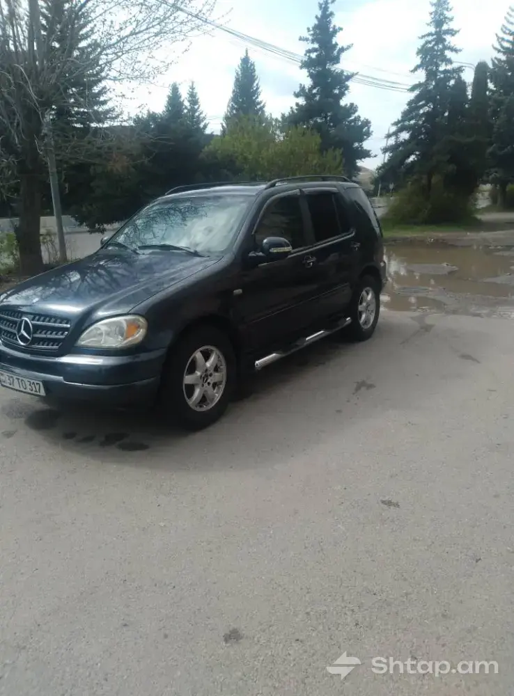 Mercedes-Benz M-Class Available 0