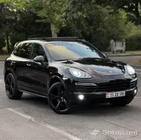 Impeccable 2012 Porsche Cayenne image thumbnail 0