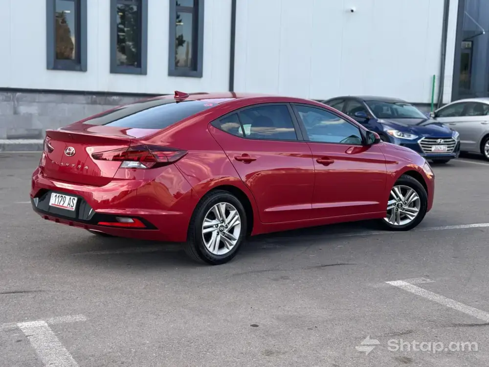 Buy a 2019 Hyundai Elantra 0