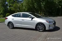 Buy a 2019 Hyundai Elantra Limited image thumbnail 0