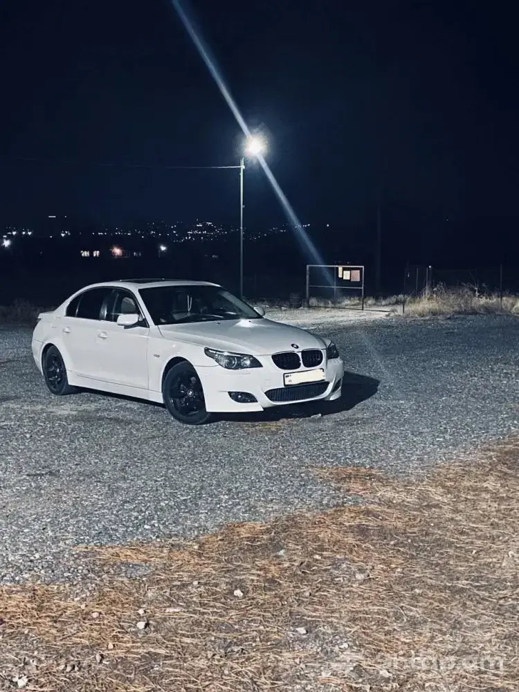 Գնեք BMW 5 Series E60 առանց վնասվածքների 0