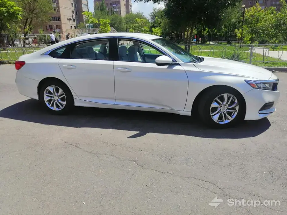 Գնեք Honda Accord 2018 թ.՝ գերազանց վիճակում 2