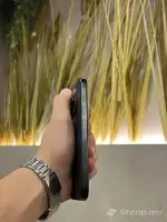 Buy the new iPhone 16E image thumbnail 3
