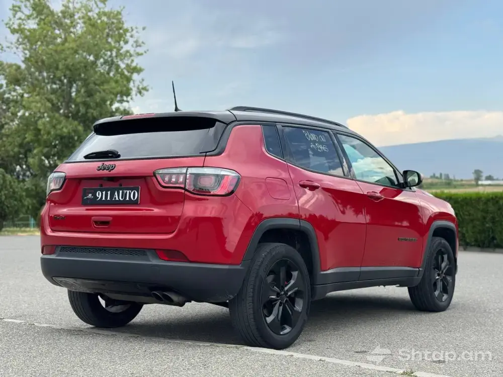 Buy the 2019 Jeep Compass Altitude 3
