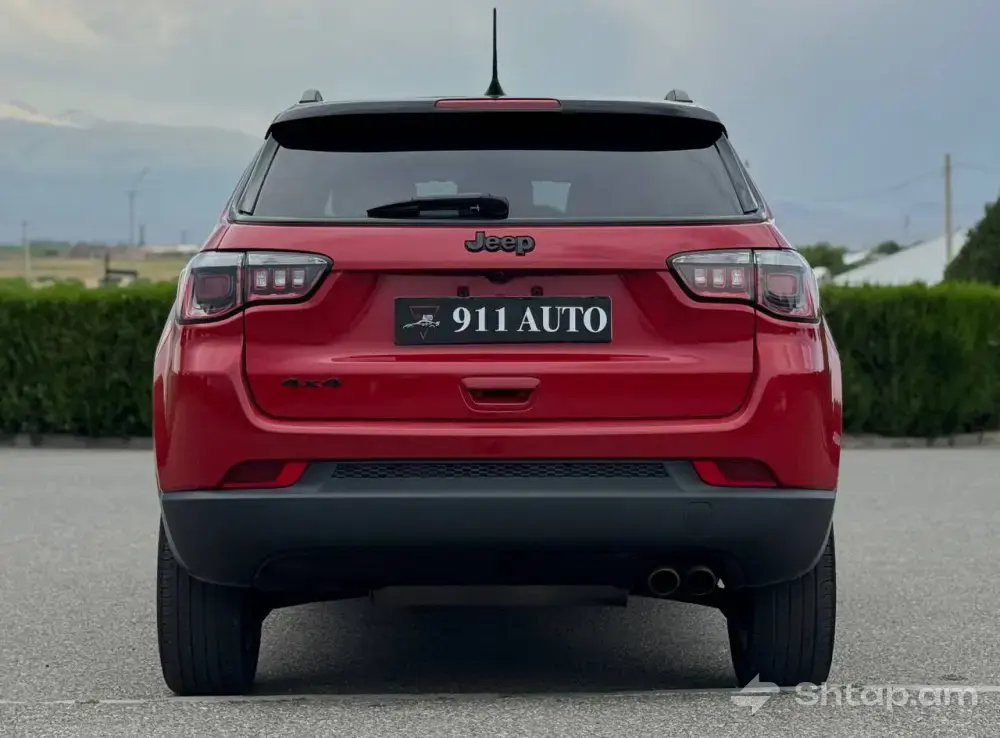 Buy the 2019 Jeep Compass Altitude 4