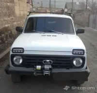 Գնեք Lada Niva՝ սպիտակ գույնով և առանց վնասվածքների image thumbnail 3