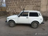 Գնեք Lada Niva՝ սպիտակ գույնով և առանց վնասվածքների image thumbnail 4