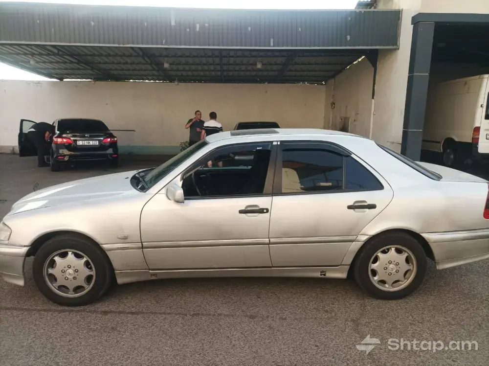 Mercedes-Benz C 180 Car for Sale 2
