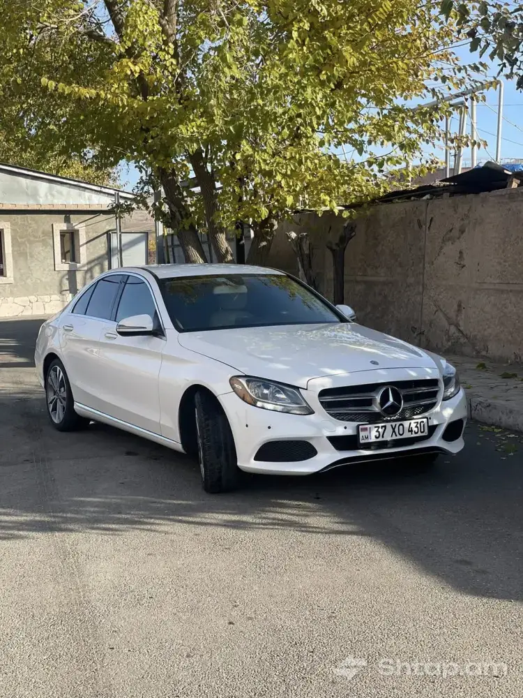 2017 Mercedes-Benz C-Class C-300 3