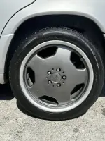 Գնեք Mercedes-Benz W124՝ արծաթագույն և անթերի վիճակում image thumbnail 3