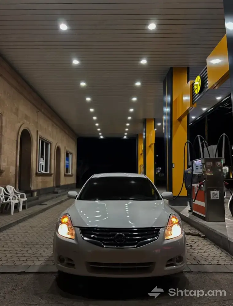Отличный NISSAN ALTIMA (S) на продажу 0