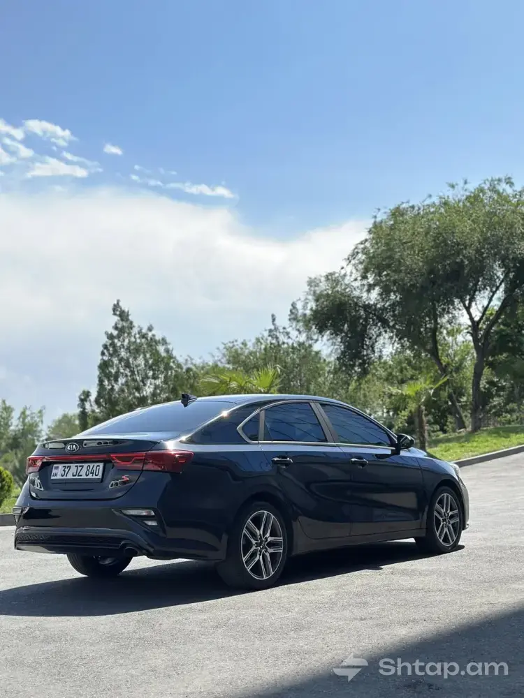 Импортированный Kia Forte S 2018 4