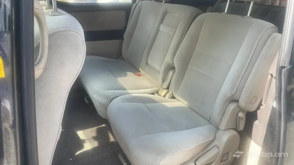Toyota Alphard 2005 in Excellent Condition 4