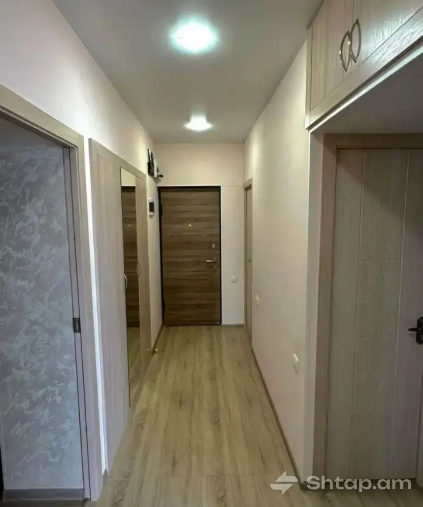 Apartment on Leningradyan Street 3