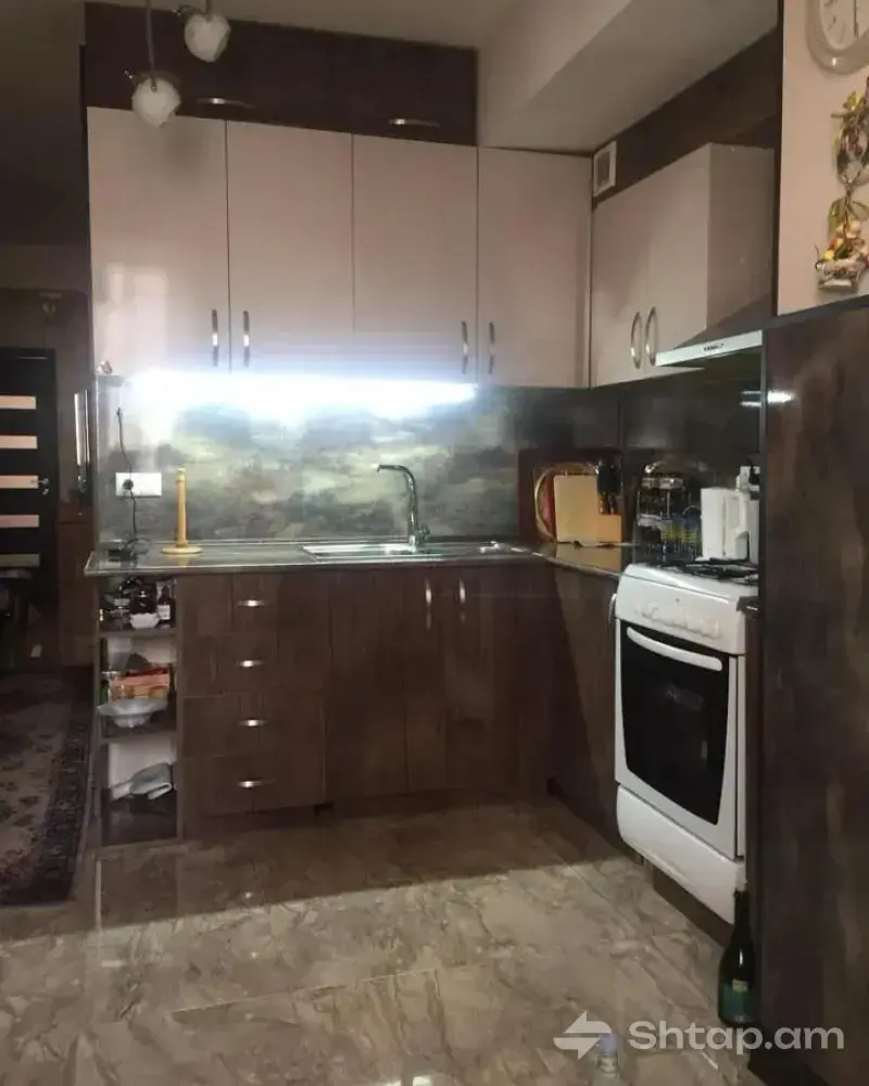 Apartment for Sale on Yegishe Tadevosyan Street 4
