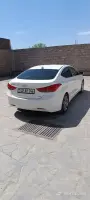 Белый седан Hyundai Elantra в отличном состоянии image thumbnail 1