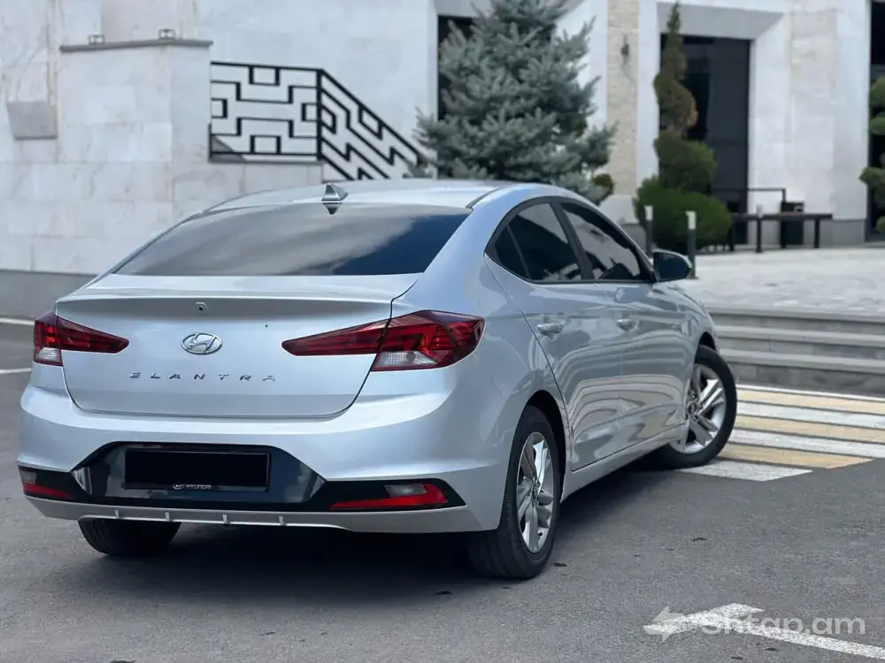 Hyundai Elantra 2018թ. վաճառք 4